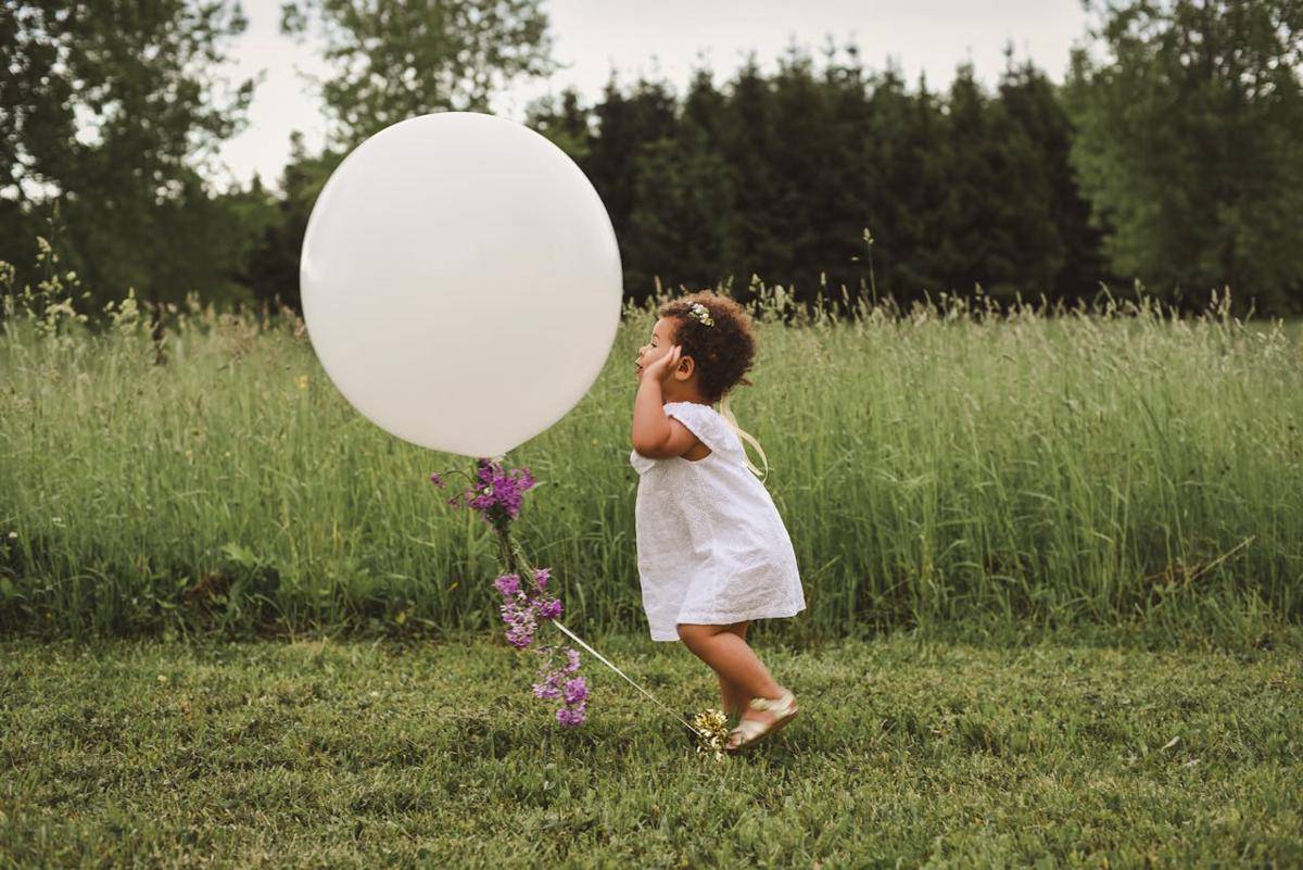 ilustrasi anak kecil main di taman (pexels.com/Emma Bauso)